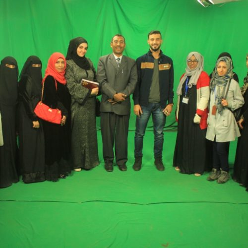طلاب قسم الإعلام بجامعة المستقبل ينظمون رحلة علمية هادفة إلى قناة اليمن اليوم