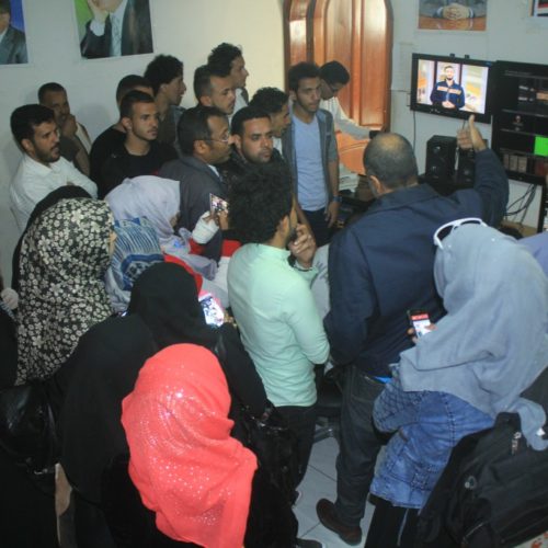 طلاب قسم الإعلام بجامعة المستقبل ينظمون رحلة علمية هادفة إلى قناة اليمن اليوم