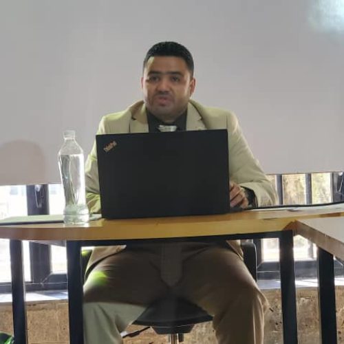 مناقشة خطة  بحث الماجستير المقدمة من الطالب  عباس يحيى محمد عشيش تخصص ادارة اعمال  والموسومة ب اثر تطبيق منع التعاملات الربوية على الاداء المالي  في البنوك التجارية  اليمنية
